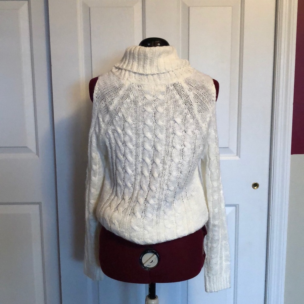 Onetheland / Off-White Knit Sweater - Picture 3 of 6